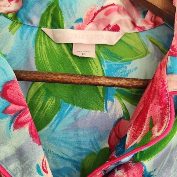 Victoria's Secret Floral Button Front Satin Pajama Top Size Medium - Picture 3 of 4